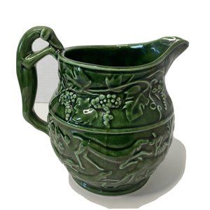 Jay Willfred green maiolica pitcher Hounds on the Hunt dog handle Portugal CHIP‎